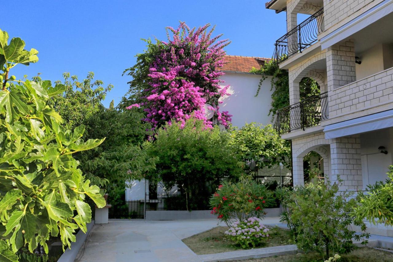 Apartments By The Sea Okrug Gornji, Ciovo - 1069 Trogir Dış mekan fotoğraf