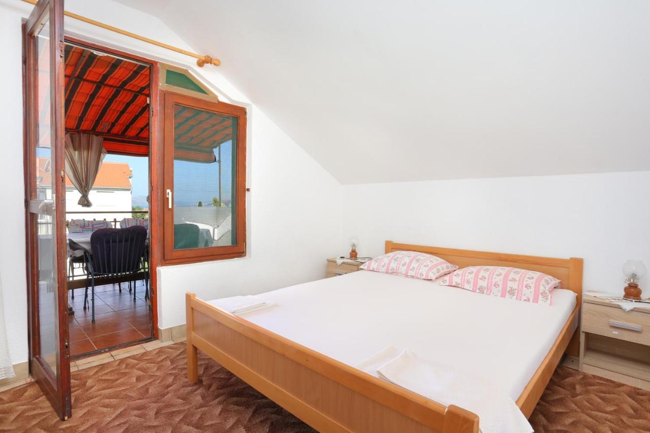 Apartments By The Sea Okrug Gornji, Ciovo - 1069 Trogir Dış mekan fotoğraf