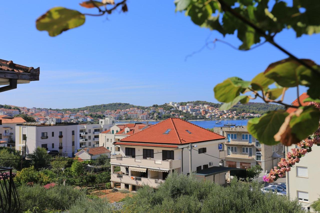 Apartments By The Sea Okrug Gornji, Ciovo - 1069 Trogir Dış mekan fotoğraf