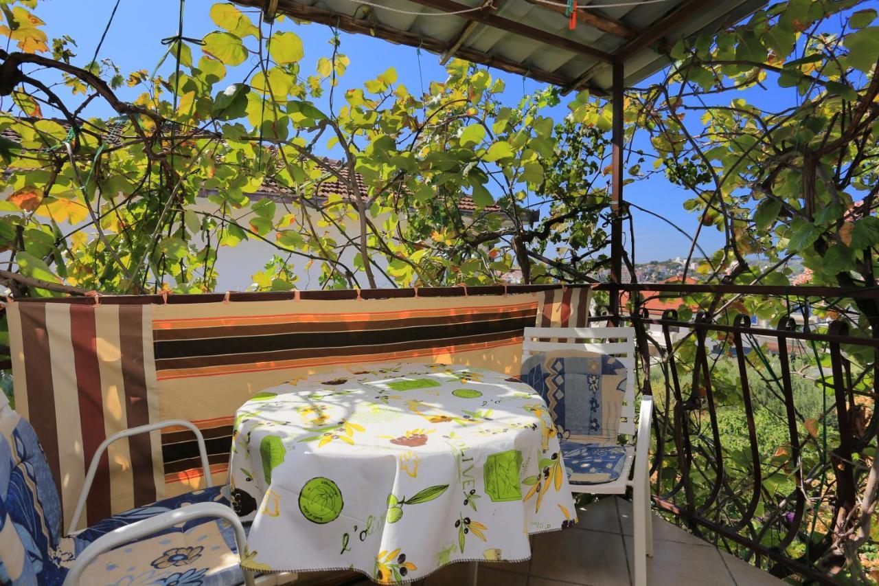 Apartments By The Sea Okrug Gornji, Ciovo - 1069 Trogir Dış mekan fotoğraf