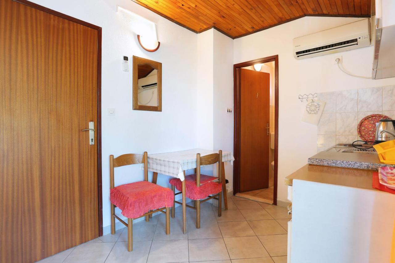 Apartments By The Sea Okrug Gornji, Ciovo - 1069 Trogir Dış mekan fotoğraf